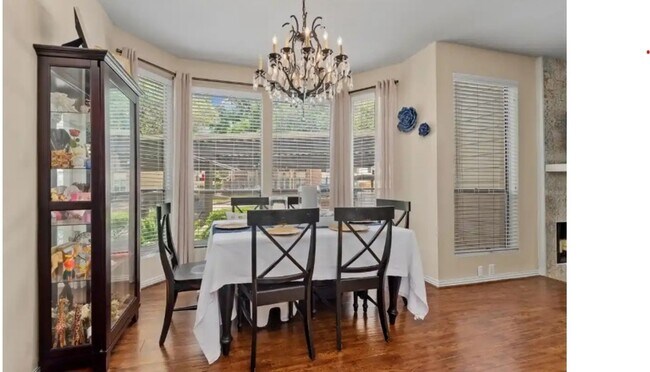 Foto del edificio - Charming 2BR Condo in Houston
