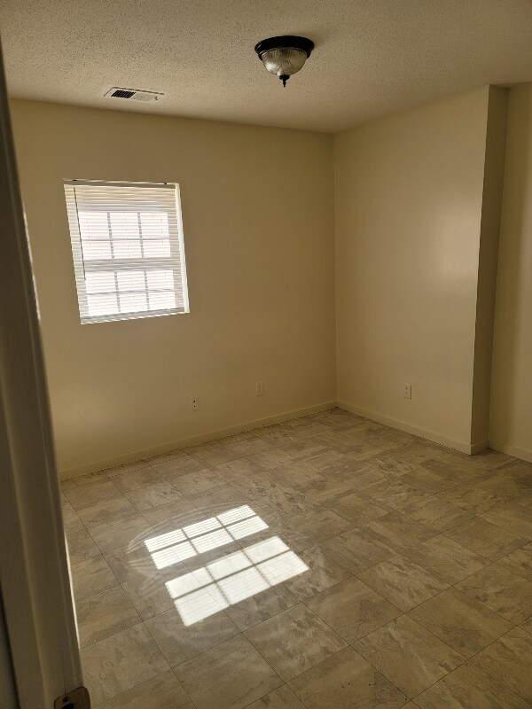 Building Photo - 346 Railroad Ave