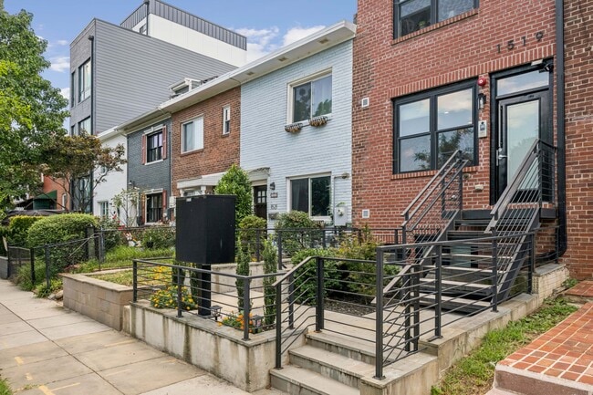 Building Photo - 1519 K St SE