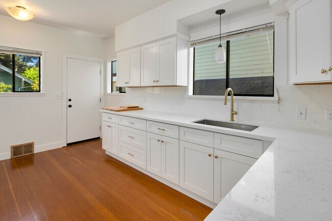 Building Photo - 5646 Ravenna LLC