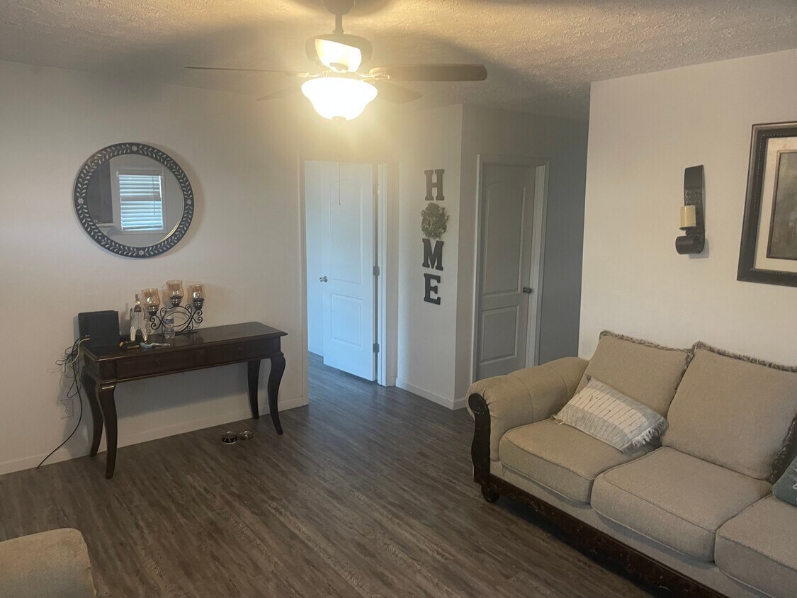 Primary Photo - 606 17th St