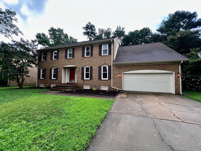 Foto del edificio - Large 6 bedroom home with Pool in Virginia Beach