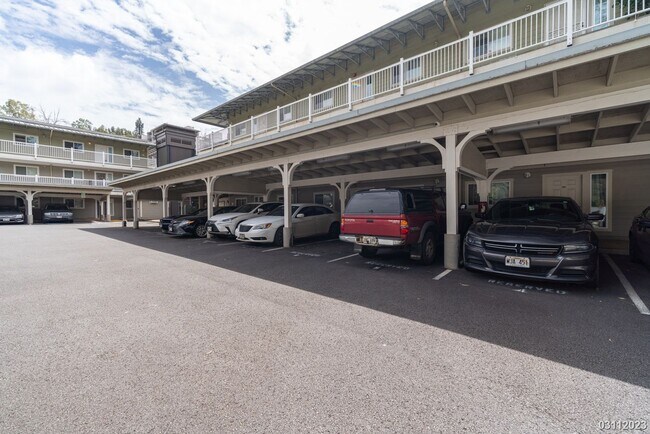 Foto del edificio - $3,400 | 3br/2ba Condominium in Sixty Park...