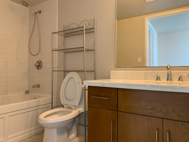 Building Photo - 2 Bed/2 Bath/2 Parking with a wrap around ...