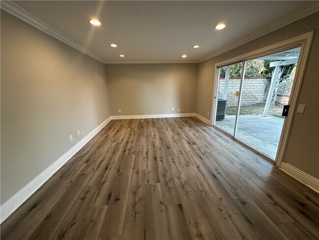 Foto del edificio - 324 Avenida Esplendor