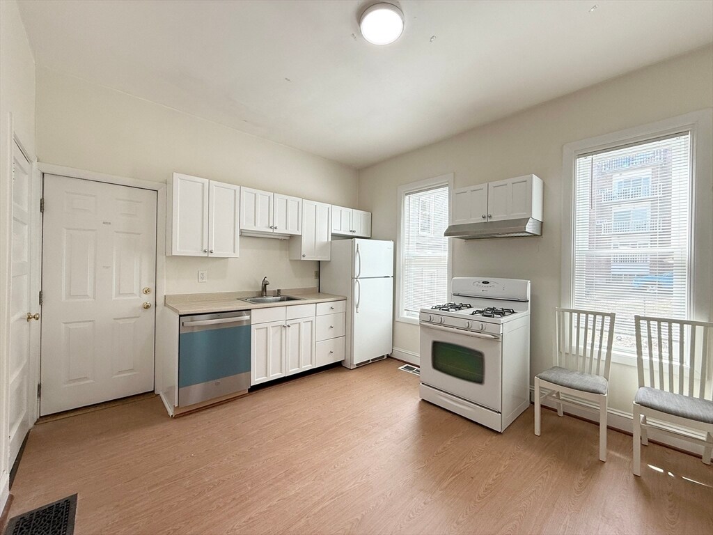 Primary Photo - 60 Park St