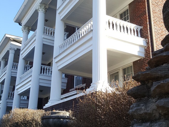 Colonnade Six Plex Circa 1922 - 303 E 43rd St