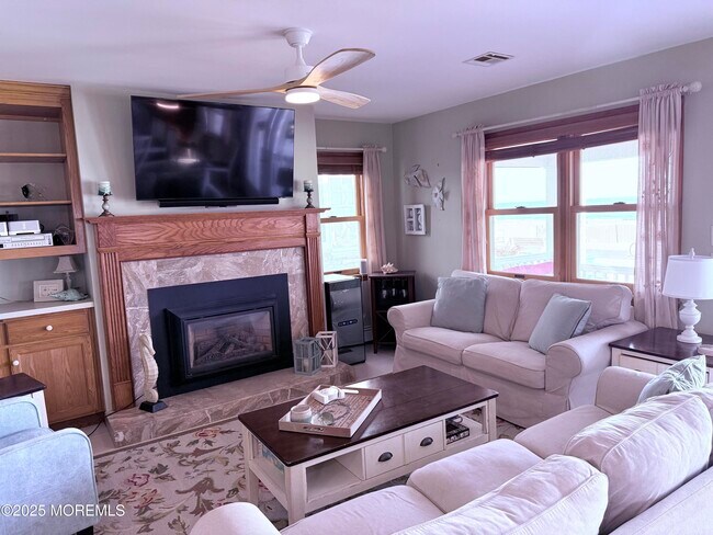 Building Photo - 275 Beach Front