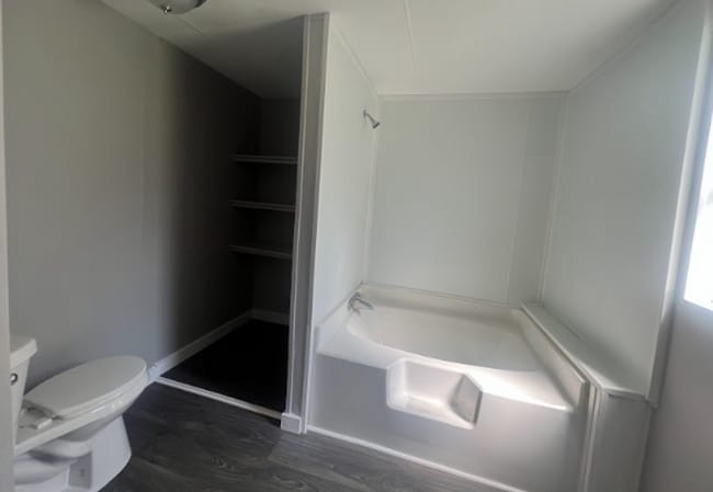 Building Photo - 3/2 Mobile Home, completely renovated!