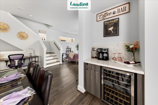 Foto del edificio - 5815 Fairdale Ln