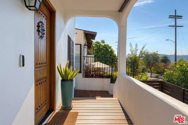 Foto del edificio - 739 Isabel St