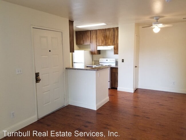 Building Photo - 133 Luna Grande Cir