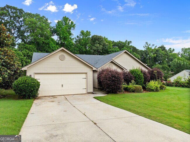Foto del edificio - 226 Falling Leaf Ln