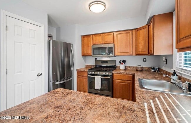 Building Photo - 209 Sinclair Ave