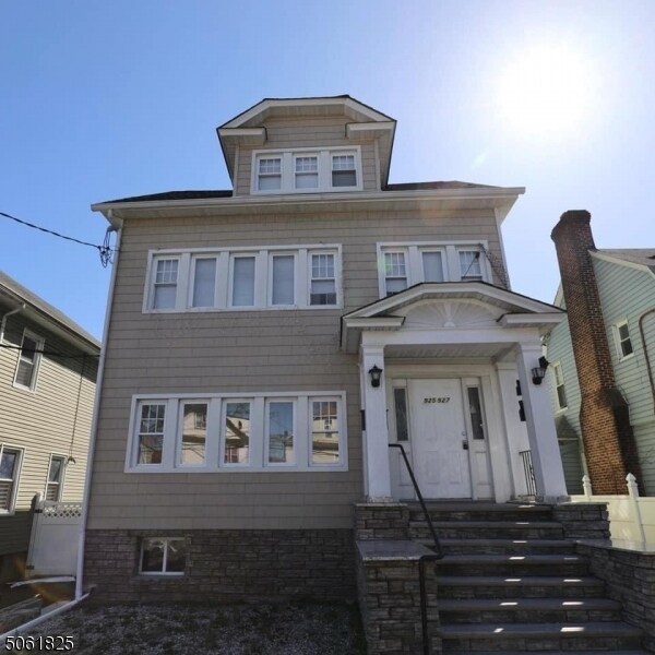 Primary Photo - 923-925 Kilsyth Rd
