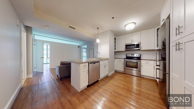 Building Photo - 237 E 34th St