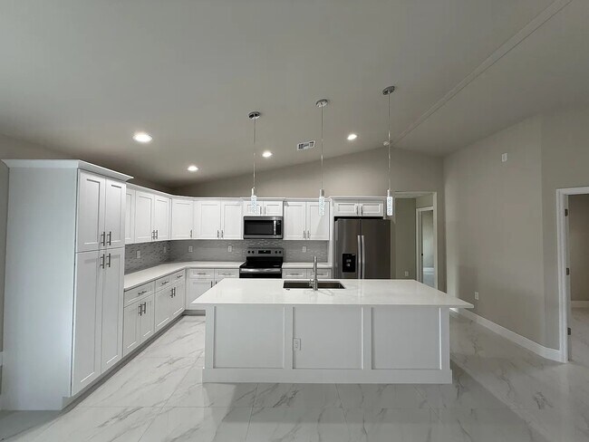 Building Photo - 3207 36th St SW