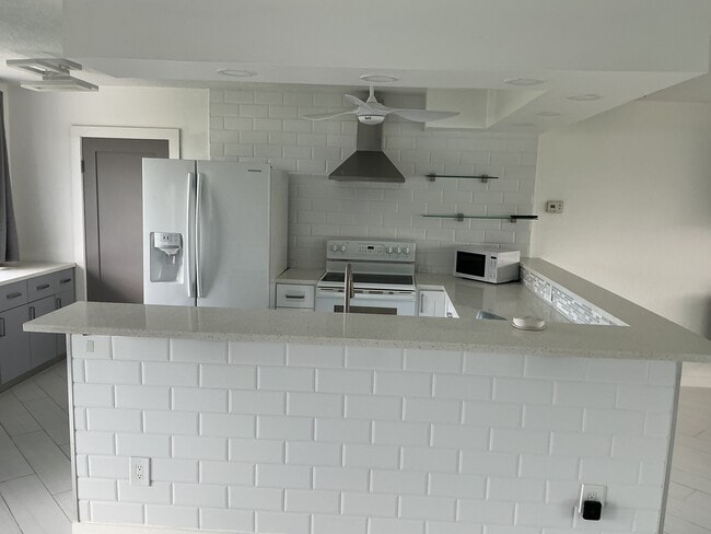 Foto del edificio - 2323 SE 28th St