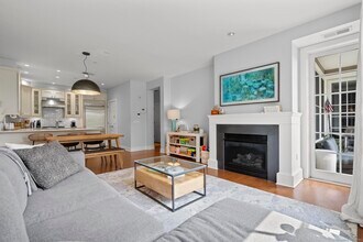 Building Photo - 77 Havemeyer Ln