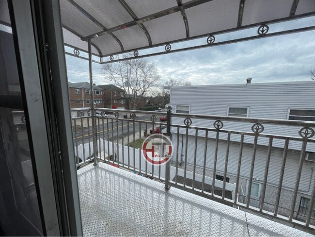 Foto del edificio - 3218 Griswold Ave