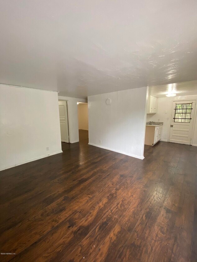 Foto del edificio - 2219 W 39th St