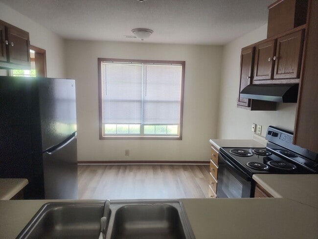 Building Photo - 3505 Lake Woodard Dr