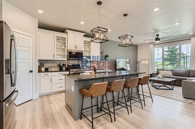 Foto del edificio - 8375 Holman St