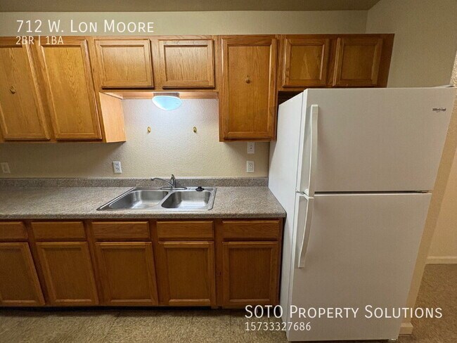 Foto del edificio - 712 Lon Moore St