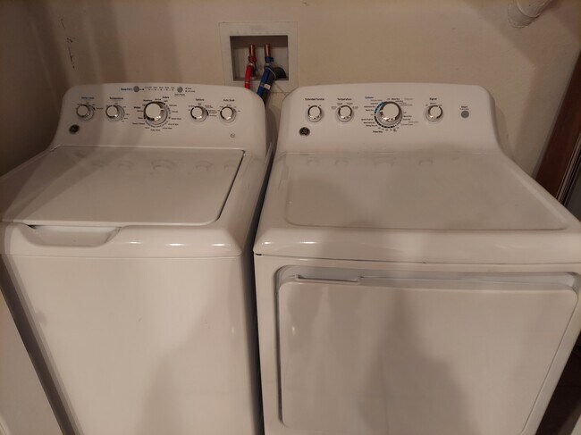 Building Photo - 605 3rd Ave S