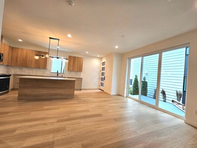 Foto del edificio - 922 16th Ave