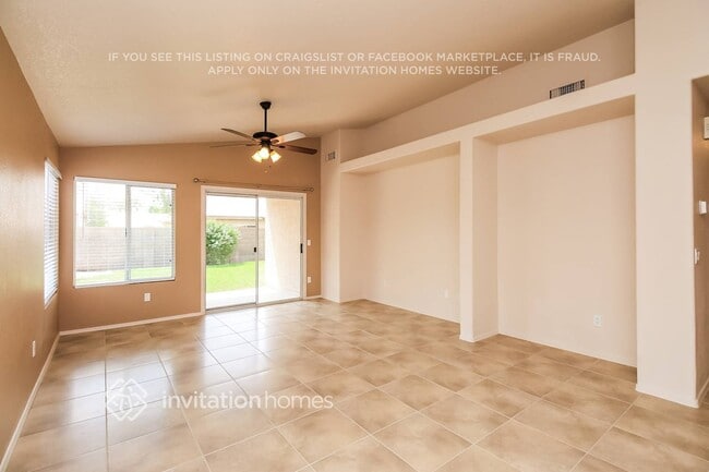 Foto del edificio - 2751 E Terrace Ave