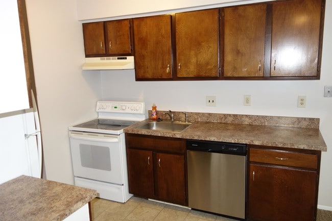 Building Photo - 20408 15 Mile Rd