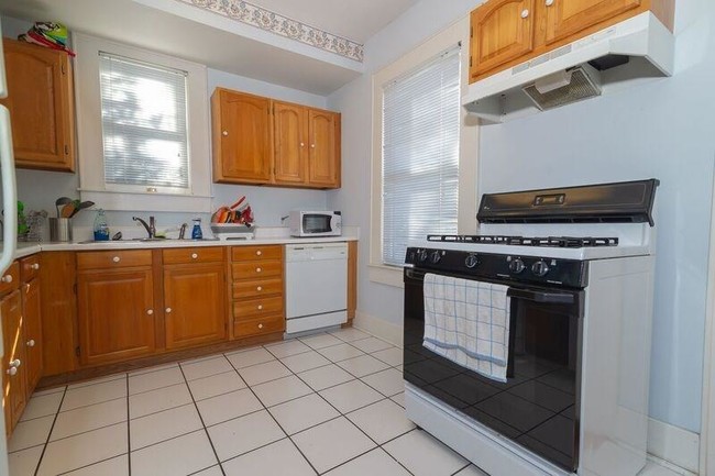 Building Photo - 2832 Salado St