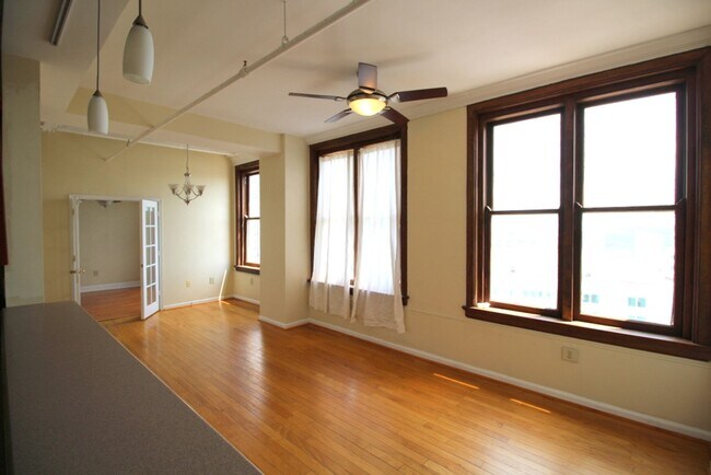 Foto del edificio - 2 Bedroom Condo in the heart of Downtown A...