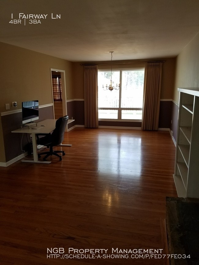 Foto del edificio - 1 Fairway Ln