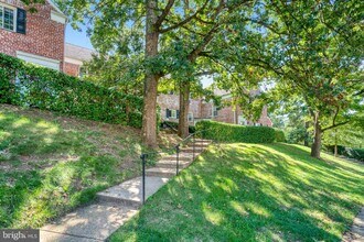 Building Photo - 3239 Gunston Rd
