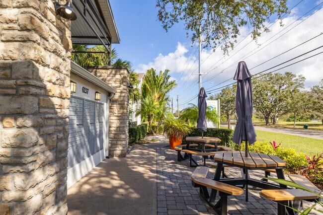 Mesas de picnic - Sun Bay Palms at South Tampa