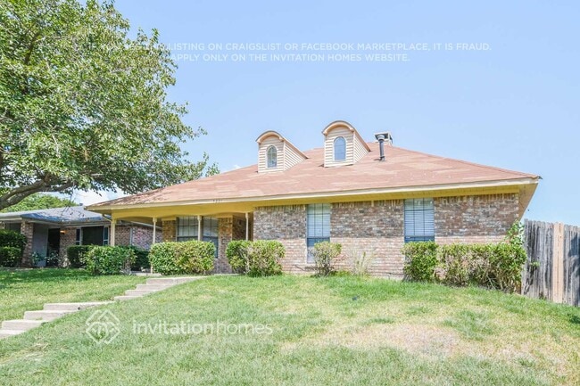 Building Photo - 5221 Hollow Bend Ln