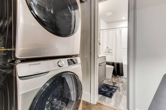 Foto del edificio - 4803 Junius St