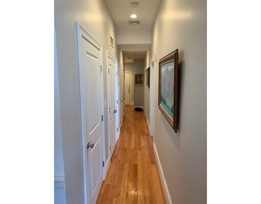 Foto del edificio - 823 E 6th St