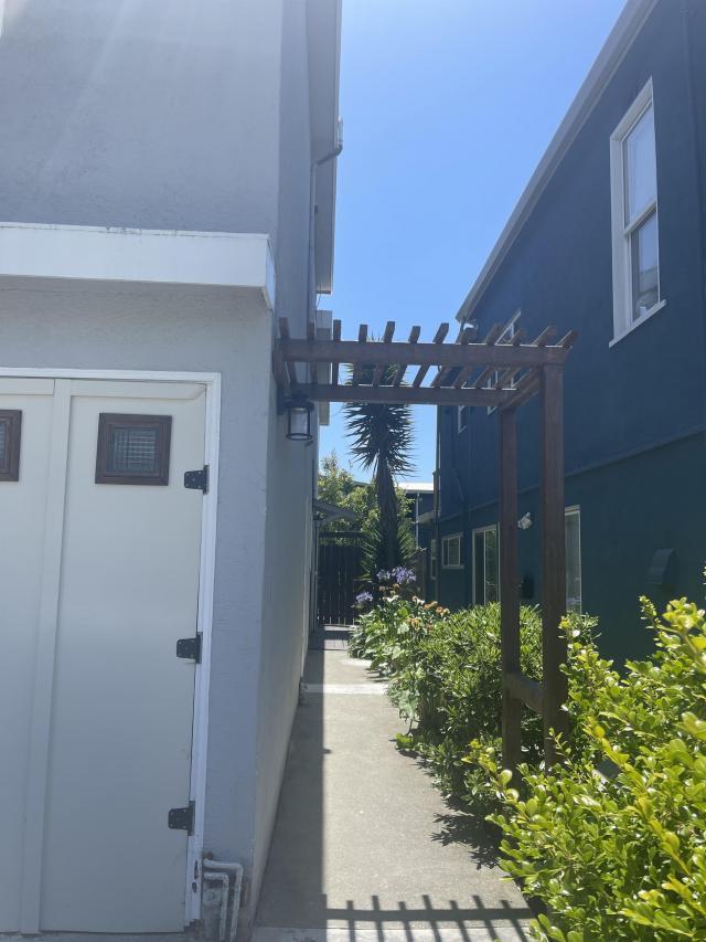 Building Photo - 3 bedroom in Berkeley CA 94702