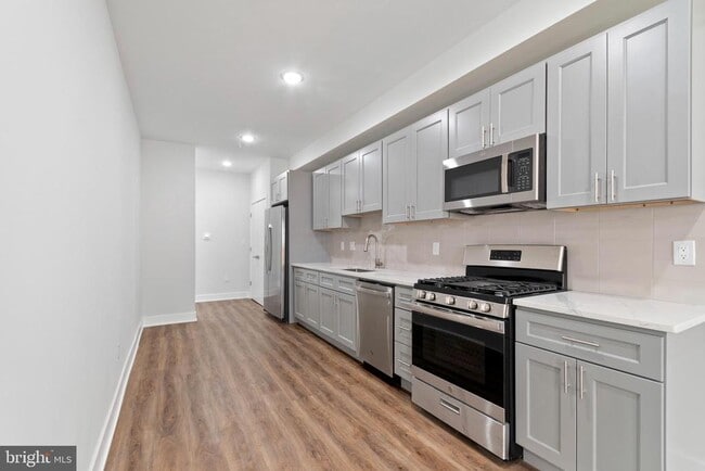 Building Photo - 321 W Berks St