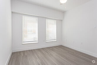 1BR, 1.5BA - 737SF - 1643 Josephine