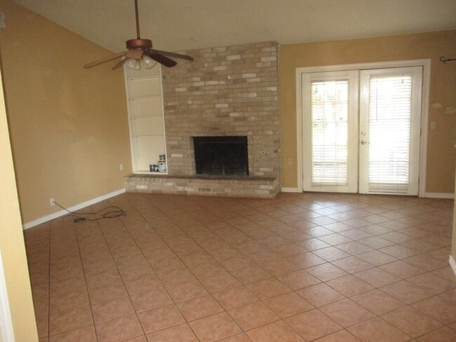 Building Photo - Nice Home In Great Neighborhood