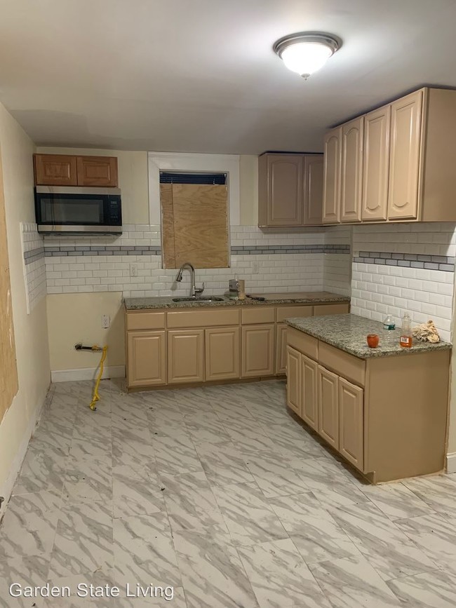 Building Photo - 5 br, 2 bath House - 75 S Munn Ave