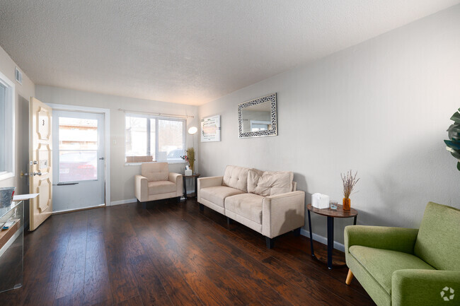 1BR, 1BA - 655SF - Living Room - Le Coeur Apartments