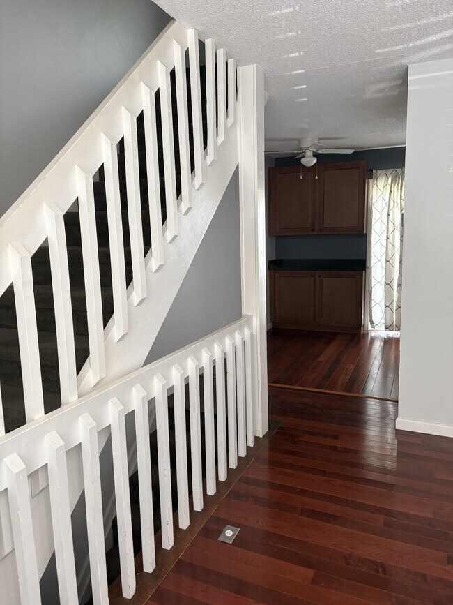Foto del edificio - 7864 Barkwood Dr