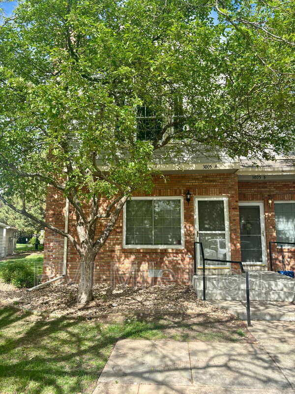 Building Photo - 3005 W 107th Pl