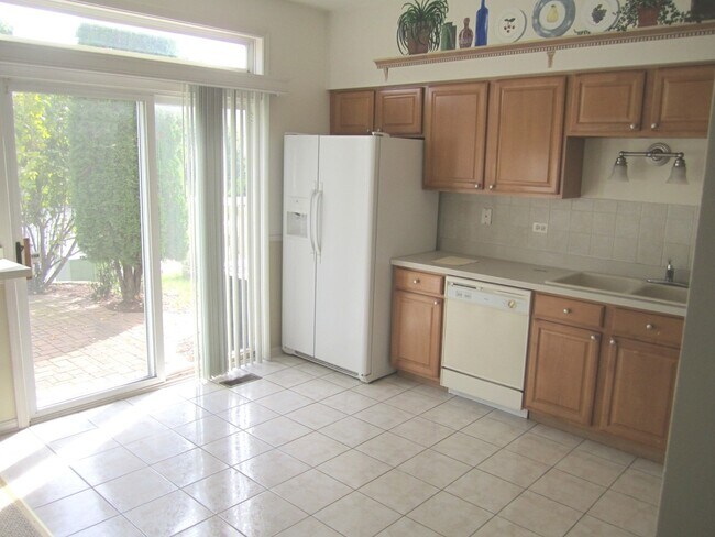 Foto del edificio - 2828 Cedar Glade Dr