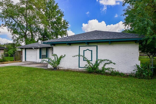 Building Photo - 8806 Hillsgrove Ct